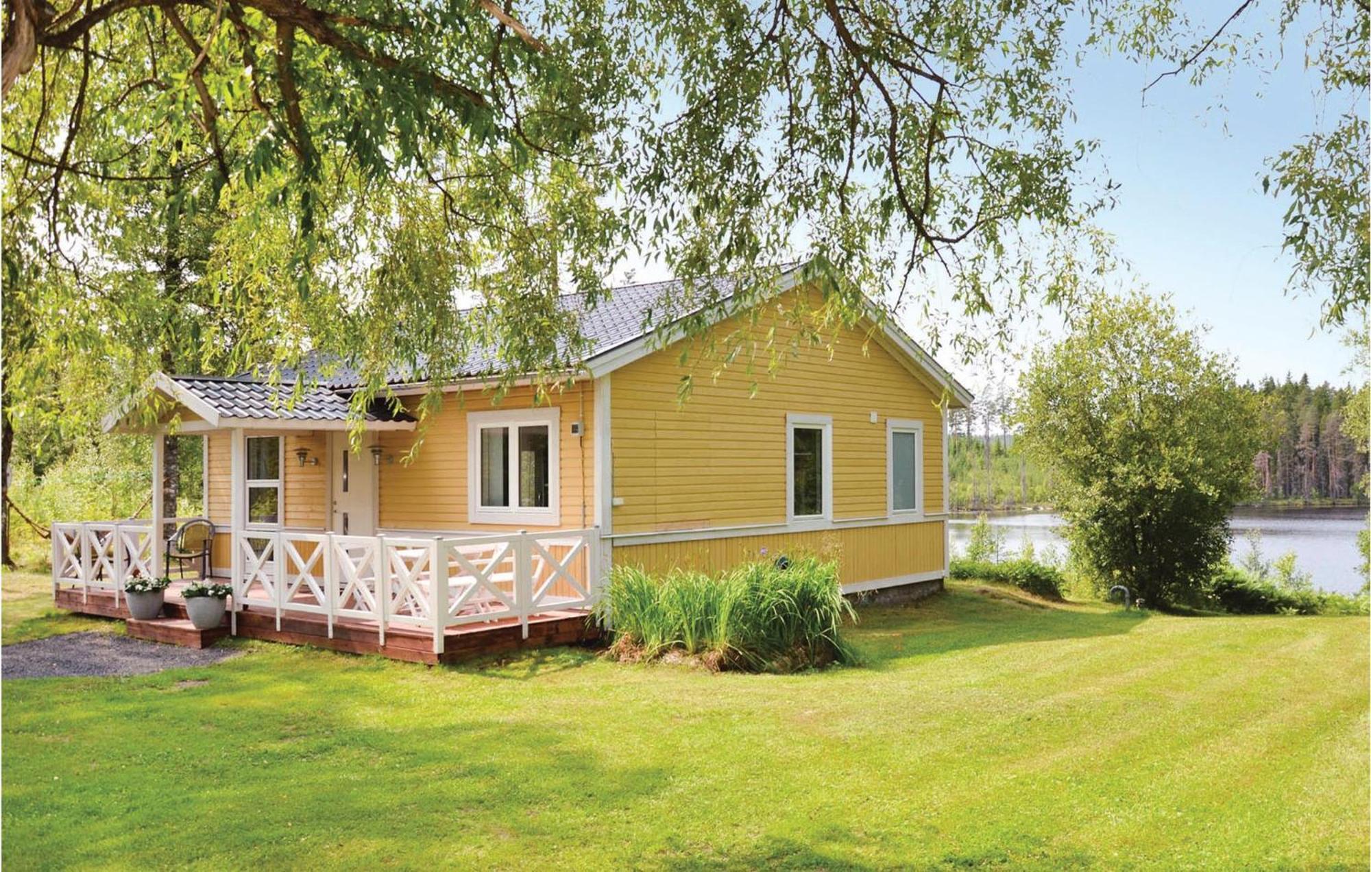 Nice Home In Sunne With Jacuzzi Alvsatern Exterior photo
