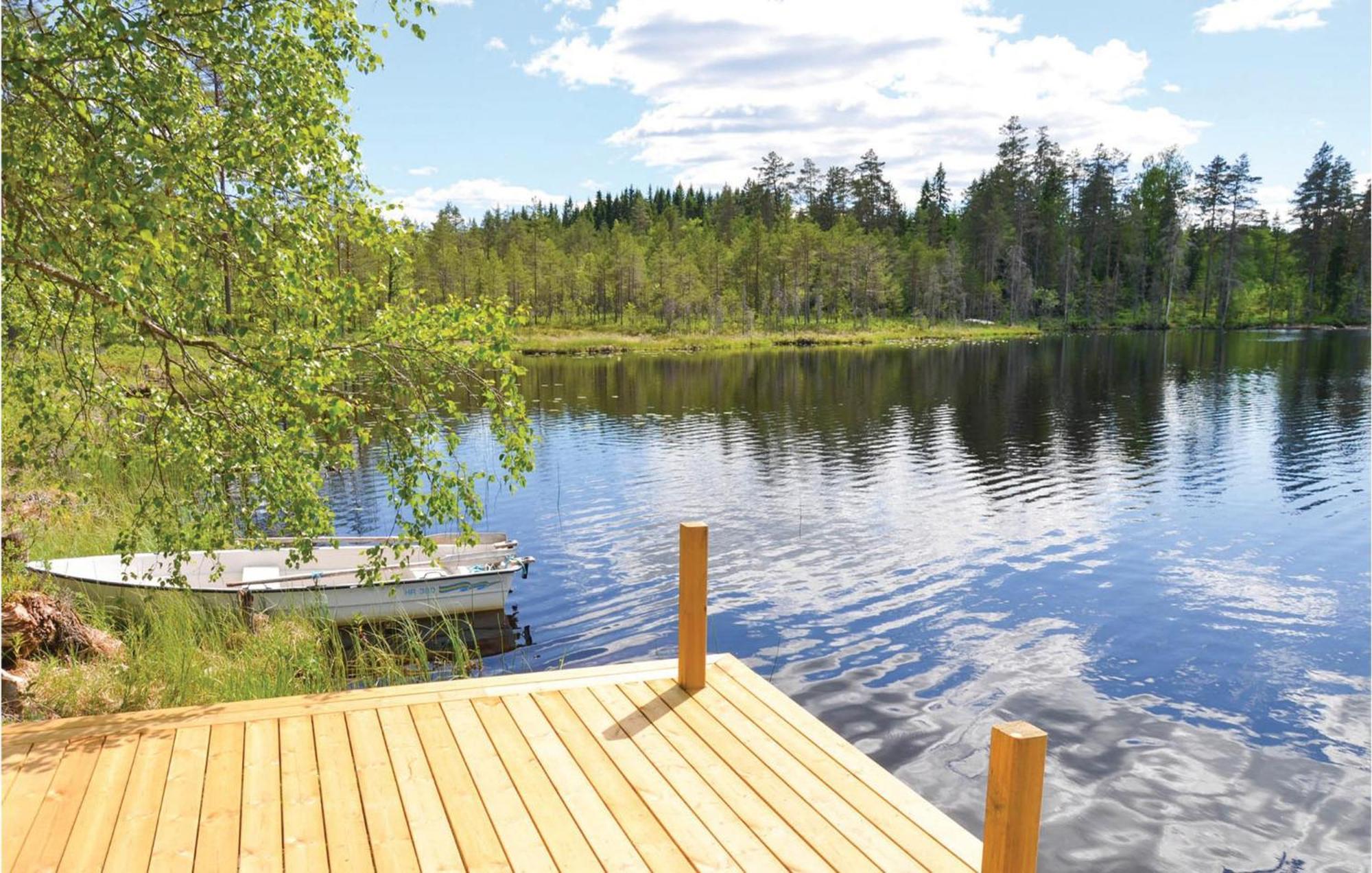 Nice Home In Sunne With Jacuzzi Alvsatern Exterior photo